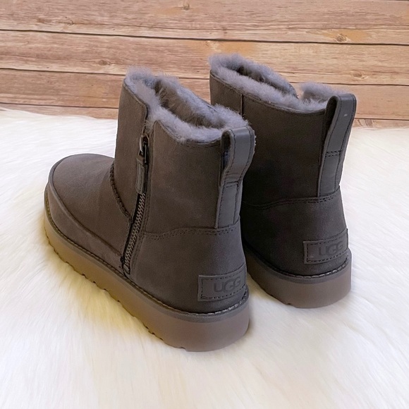 UGG Women’s Classic Zip Mini Nightfall Suede Boots - Picture 2 of 8